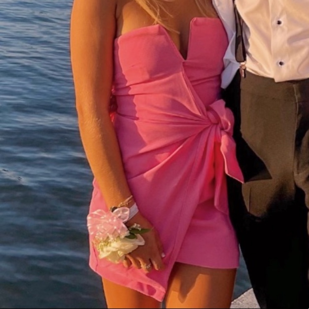 Pink south moon under dress